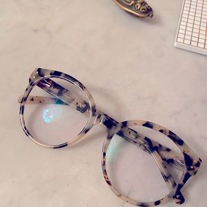 Tortoise shell blue light blocking glasses